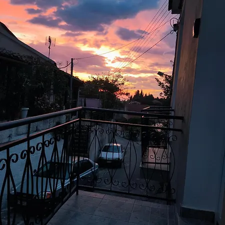 Niko's Place *