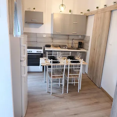 Niko's Place 公寓 Karousádes