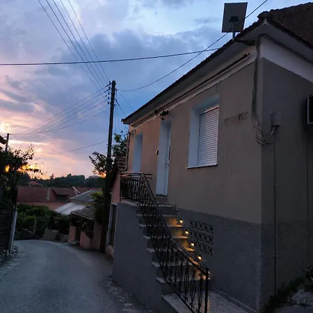 Niko's Place 公寓 Karousádes