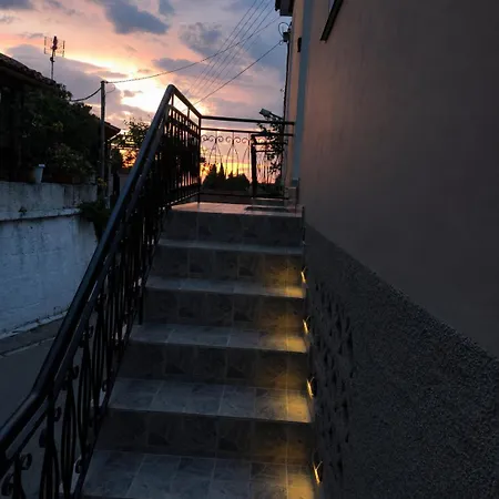 Niko's Place * Karousádes